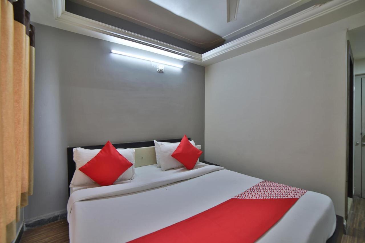 Oyo 41929 Hotel Loyal Residency Dzsámnagar Kültér fotó