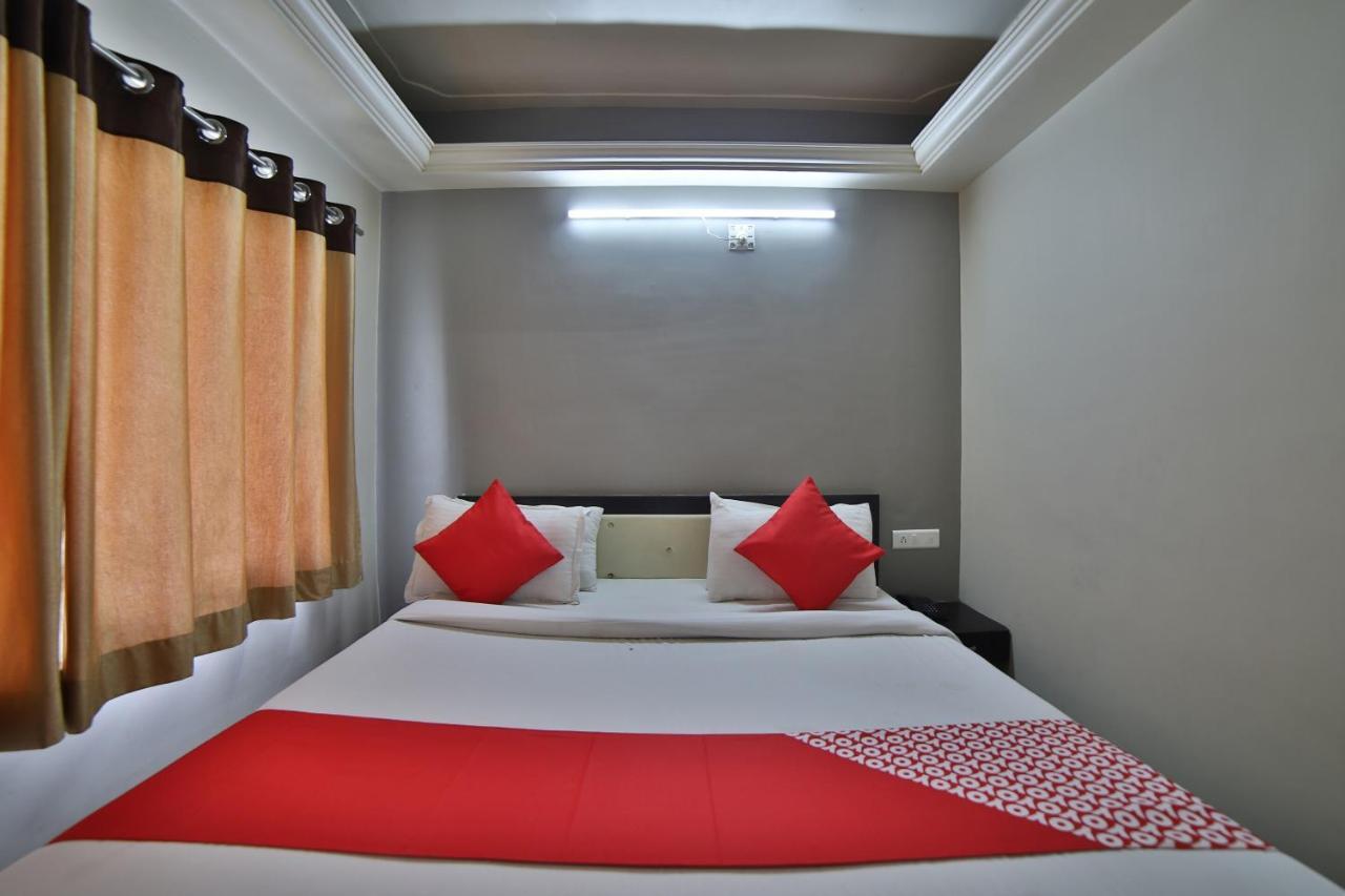 Oyo 41929 Hotel Loyal Residency Dzsámnagar Kültér fotó